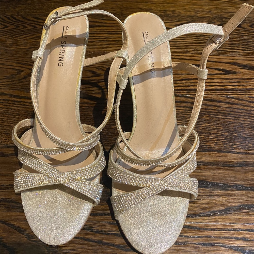 COPY - Women’s heels, size 9. Worn only ONCE!
